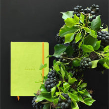 Încarcă imaginea în vizualizatorul Galerie, Agenda A5 240 pagini Rhodia GOALBOOK verde lime, punctat, coperta flexibila Agenda Rhodia 
